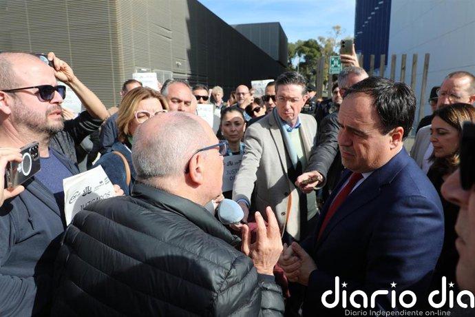 Llorca anuncia que el próximo mes "se solucionará el problema de las tablas salariales" de los trabajadores de Justicia