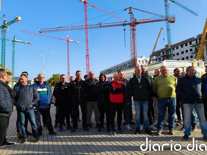Los sindicatos destacan el paro total de las grúas de la construcción en Córdoba por el plus de dedicación
