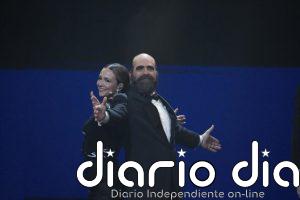 Luis Tosar y Rigoberta Bandini comienzan los Goya condenando la "violencia" de las guerras de Irak, Irán y Gaza