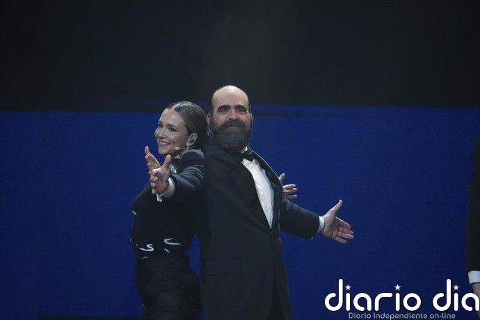Luis Tosar y Rigoberta Bandini comienzan los Goya condenando la "violencia" de las guerras de Irak, Irán y Gaza