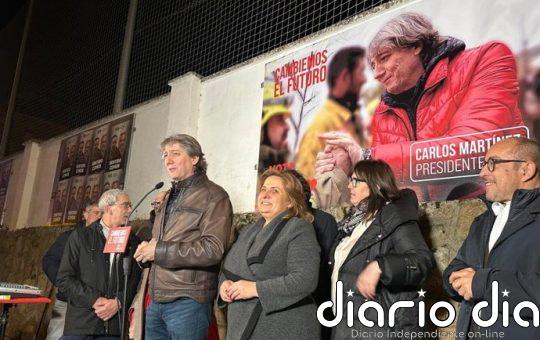 Martínez inicia la campaña en Soria con la pegada de carteles y aboga por el "cambio" para el "futuro" de CyL