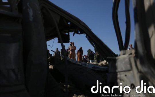 Pakistán anuncia una "guerra abierta" contra Afganistán, bombardea Kabul y reivindica 133 muertes