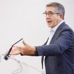 Patxi López cree que Feijóo "fastidia" a la Casa Real al pedir el regreso del Rey emérito: "Se mete donde no le llaman"