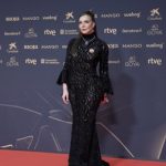 Presentadores y nominados desfilan por la alfombra roja de los Goya con la chapa 'FREE PALESTINE'