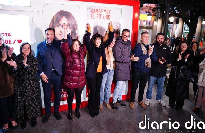 Puente y Redondo piden "cambio" para acabar con "80 años de derecha y extrema derecha" y un Gobierno "chamuscado"