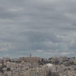 Sirenas y columnas de humo en el cielo de Jerusalén mientras Irán se prepara para represalias