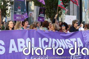 Un 69% de españoles considera la prostitución violencia contra la mujer, pero el 70% rechaza castigar a los puteros