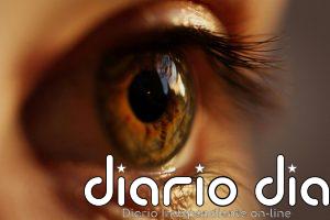 ¿Ves puntos o hilos moviéndose en tu vista No es inusual