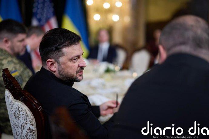Zelenski anuncia que las próximas conversaciones con EEUU y Rusia tendrán lugar en marzo en Abu Dabi