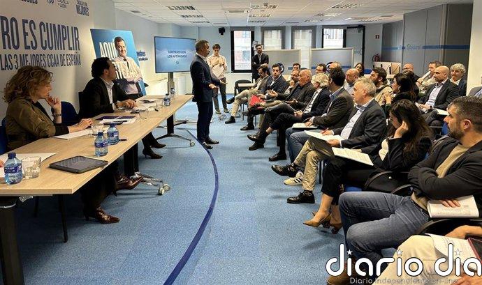 15M.-Bravo (PP) señala que "unos quieren que entren todos" y otros "que no entre ninguno" y ninguna de ellas es posible