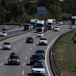 278.000 coches salen del área de Barcelona hasta las 21 horas, un 48% de los previstos
