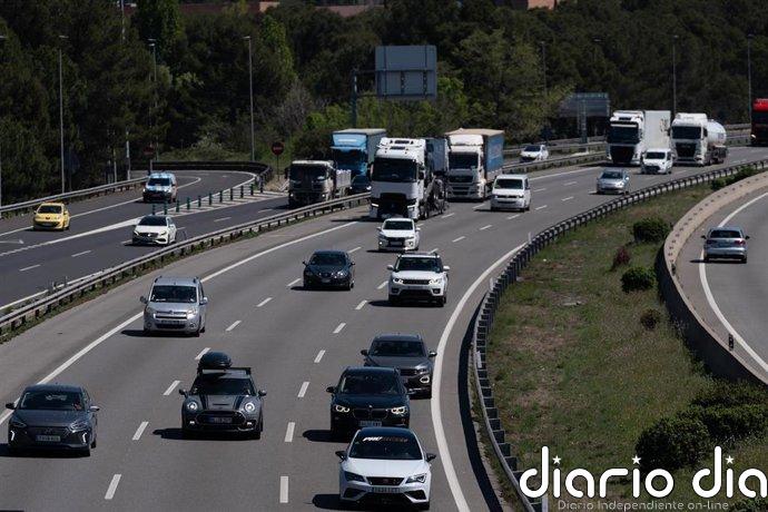 278.000 coches salen del área de Barcelona hasta las 21 horas, un 48% de los previstos