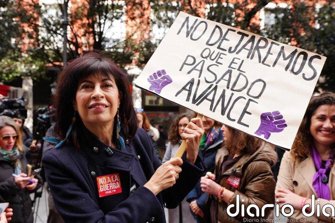 8M.- Redondo asegura que es "más erótica" la igualdad que la "imposición machista" y pide no dejar que el pasado avance