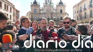 Abascal apunta a Moreno que gobierna "exclusivamente" gracias a Vox y opina que el PP "no sabe con quién quiere pactar"
