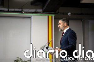 Abascal garantiza acuerdos con el PP en Extremadura, Aragón y CyL pero insiste en "medidas" y no en "sillones"