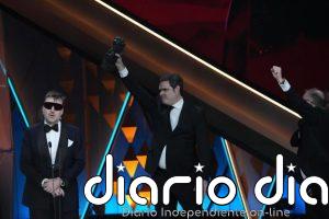 Activistas animalistas protestan en la alfombra roja de los Goya contra 'Tardes de soledad': "La tauromaquia no es arte"