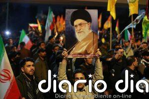 Al menos cinco heridos en protestas ante el Consulado de EEUU en Karachi (Pakistán) tras la muerte de Jamenei