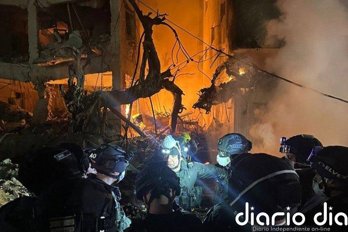 Al menos una mujer muerta y una veintena de heridos por el impacto de un proyectil en Tel Aviv