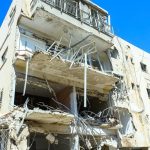 Al menos una víctima mortal y once heridos en ataques de Hezbolá e Irán contra Israel