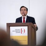 Albares insiste en la "desescalada" tras la "acción unilateral" de EEUU e Israel y los "ataques injustificados" de Irán