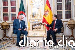 Albares viaja a Argelia con el Tratado de Amistad aún suspendido desde la crisis por el giro sobre el Sáhara