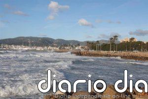 Alerta naranja en Mallorca y Menorca: olas de hasta doce metros y rachas de viento de 90 kilómetros por hora