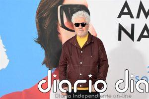 Almodóvar pide cambiar el 'No a la guerra' por el 'No a las guerras' y le "sorprende" el silencio en Hollywood
