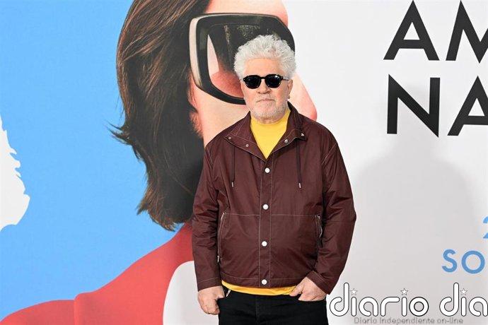 Almodóvar pide cambiar el 'No a la guerra' por el 'No a las guerras' y le "sorprende" el silencio en Hollywood