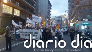 Alrededor de un millar de médicos recorren las calles de Palma para reclamar un Estatuto Marco propio