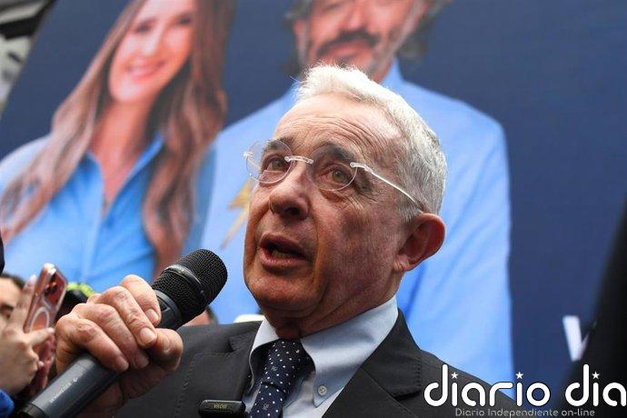 Álvaro Uribe acusa a Petro y Cepeda de instigar el asesinato del precandidato presidencial colombiano Miguel Uribe