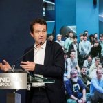 Ángel Escribano no tiene intención de dejar la presidencia de Indra