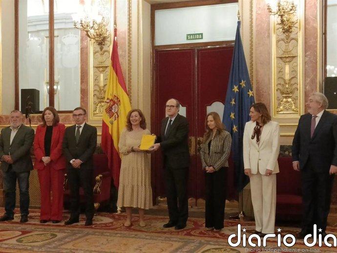 Ángel Gabilondo respalda la regularización de migrantes pero avisa: "No ofrecerá una solución definitiva"