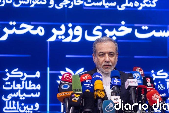 Araqchi acusa a EEUU de una "atrocidad" por el hundimiento de una fragata de Irán cerca de Sri Lanka
