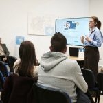 Autónomos de Inca asisten a una charla organizada por el PP sobre las ayudas del Govern al sector