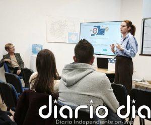 Autónomos de Inca asisten a una charla organizada por el PP sobre las ayudas del Govern al sector