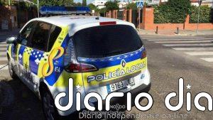 Auxilian a una persona en riesgo dentro de un edificio en una operación conjunta de Policía Local y Bomberos en Sevilla