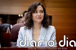 Ayuso felicita a Mañueco en su demostración de que el PP puede gobernar 40 años seguidos en CyL