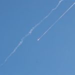 Bahréin denuncia ataques iraníes contra tanques de combustible en la gobernación de Al Muharraq