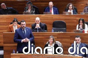 Barbón a Queipo: "Usted no habla de gestionar, porque no sabe. Habla de privatizar y son cosas diferentes"