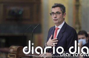 Bolaños se escuda en que la fragata acude en apoyo a un socio europeo para que no tenga que pasar por el Congreso