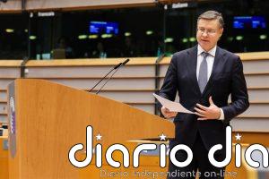 Bruselas afirma tener "garantías" de EEUU de que respetará el pacto que pone techo del 15% a aranceles a la UE