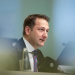 Bruselas prepara un plan sobre fertilizantes y convoca de urgencia al sector ante el alza de costes agrarios