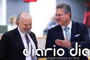 Bruselas rechaza acusación de sobreproducción y responderá "proporcionadamente" si EEUU impone más aranceles