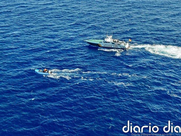 Buscan al sur de Cabrera a una patera con 30 migrantes desaparecida desde hace tres días