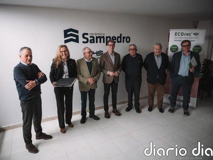 Capellán destaca la apuesta por innovación constante de Cerámica Sampedro para ser referencia nacional en construcción