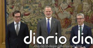 Carlos Cuerpo y Arcadi España prometen sus cargos ante el rey en la Zarzuela