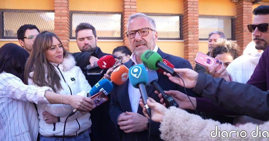 Carlos Pollán apela a la "ilusión" tras votar en León: "Hoy Castilla y León elige su futuro"