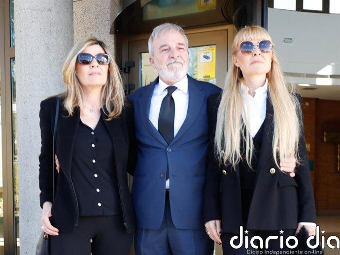 Cayetana, Fernando y Natalia Guillén Cuervo dan el último adiós a su madre, la actriz Gemma Cuervo