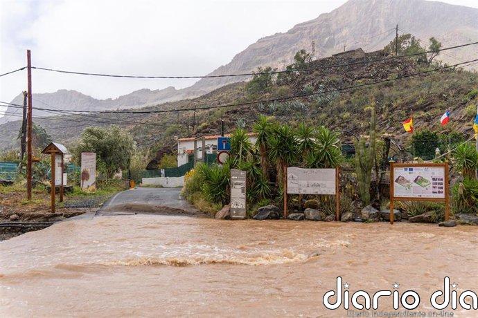 Clavijo resalta que no hay que lamentar daños personales en Canarias por 'Therese', que se espera que se aleje hoy
