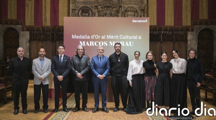 Collboni entrega la Medalla de Oro de Barcelona al Mérito Cultural al coreógrafo Marcos Morau